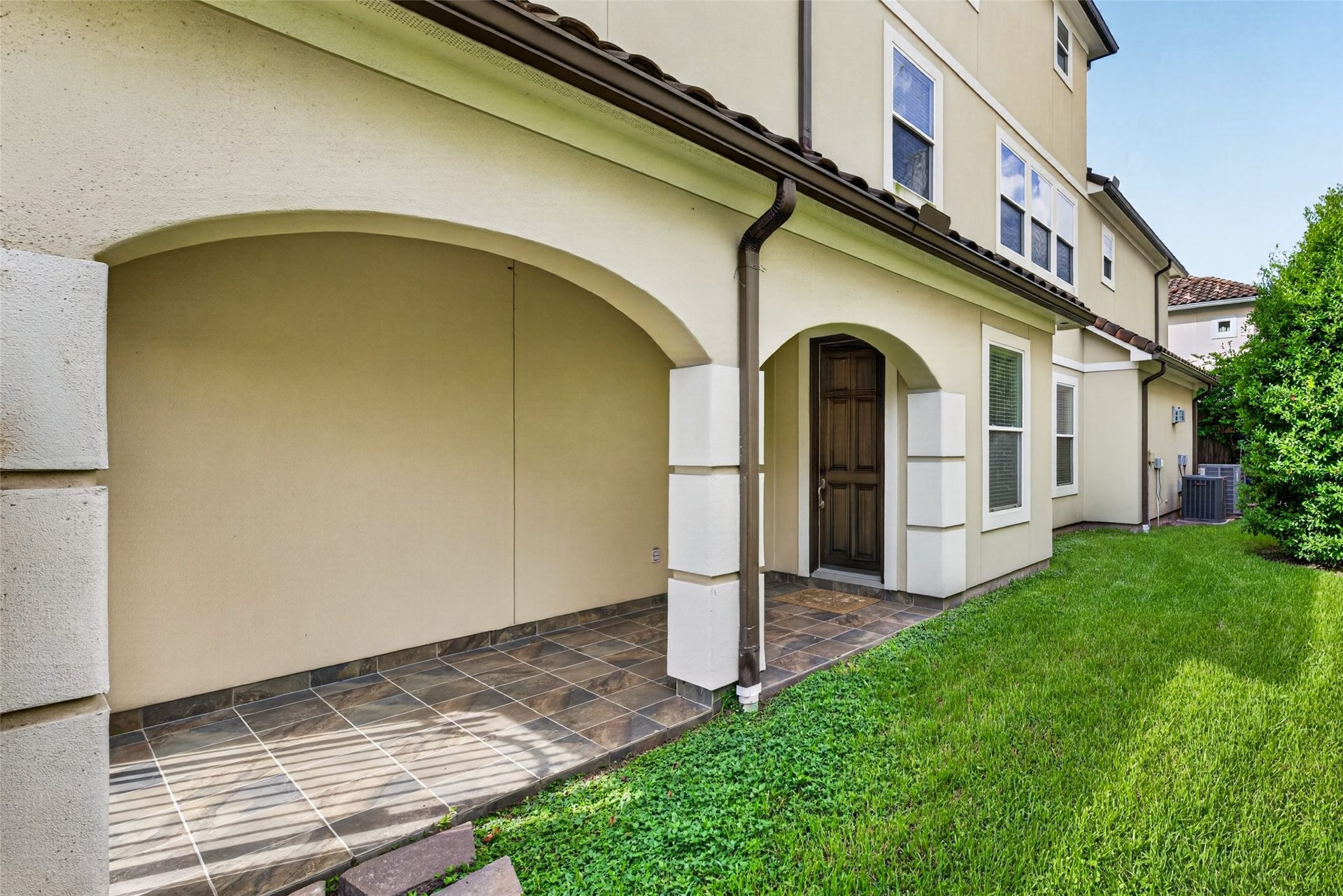 2816 Mcculloch Circle, Houston, TX 77056 2816 Mcculloch Circle, Houston, TX 77056