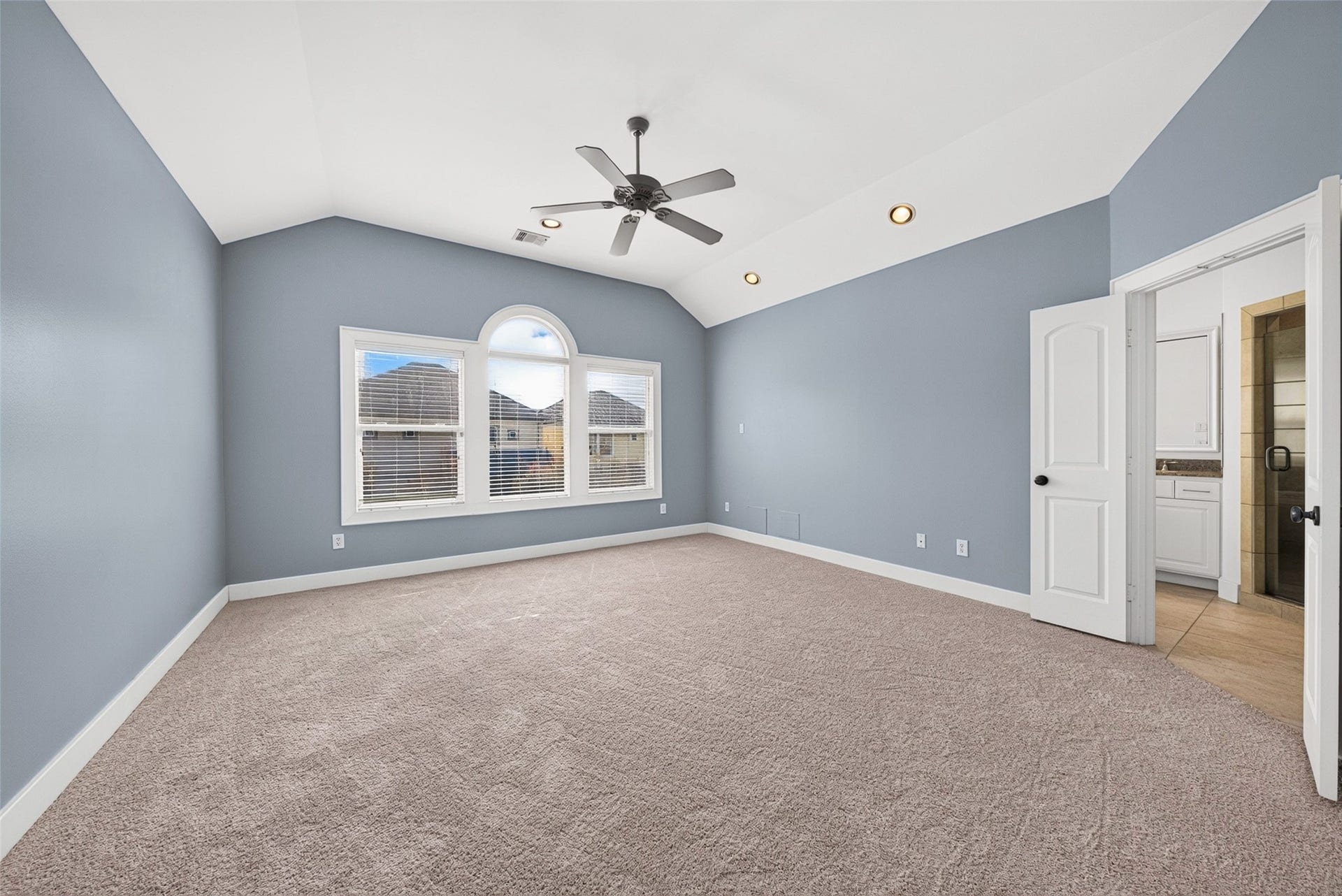 2816 Mcculloch Circle, Houston, TX 77056 2816 Mcculloch Circle, Houston, TX 77056