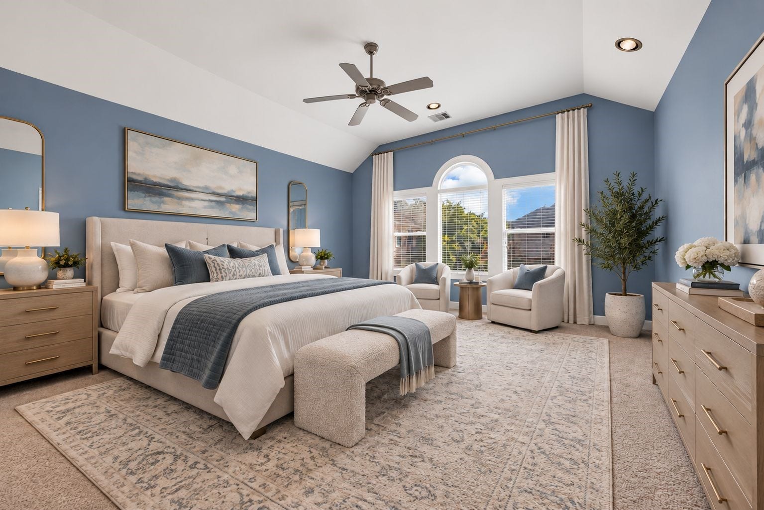2816 Mcculloch Circle, Houston, TX 77056 Virtually staged photo. Furniture and decor shown are digitally added.