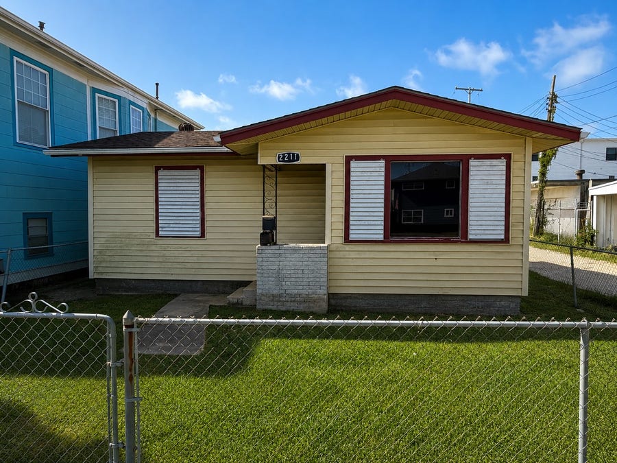 Property photo for 2211 Avenue O, Galveston, TX