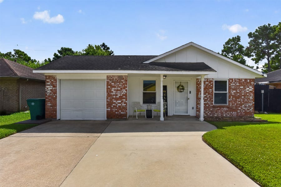 Property photo for 4923 Parkland Street, Pasadena, TX