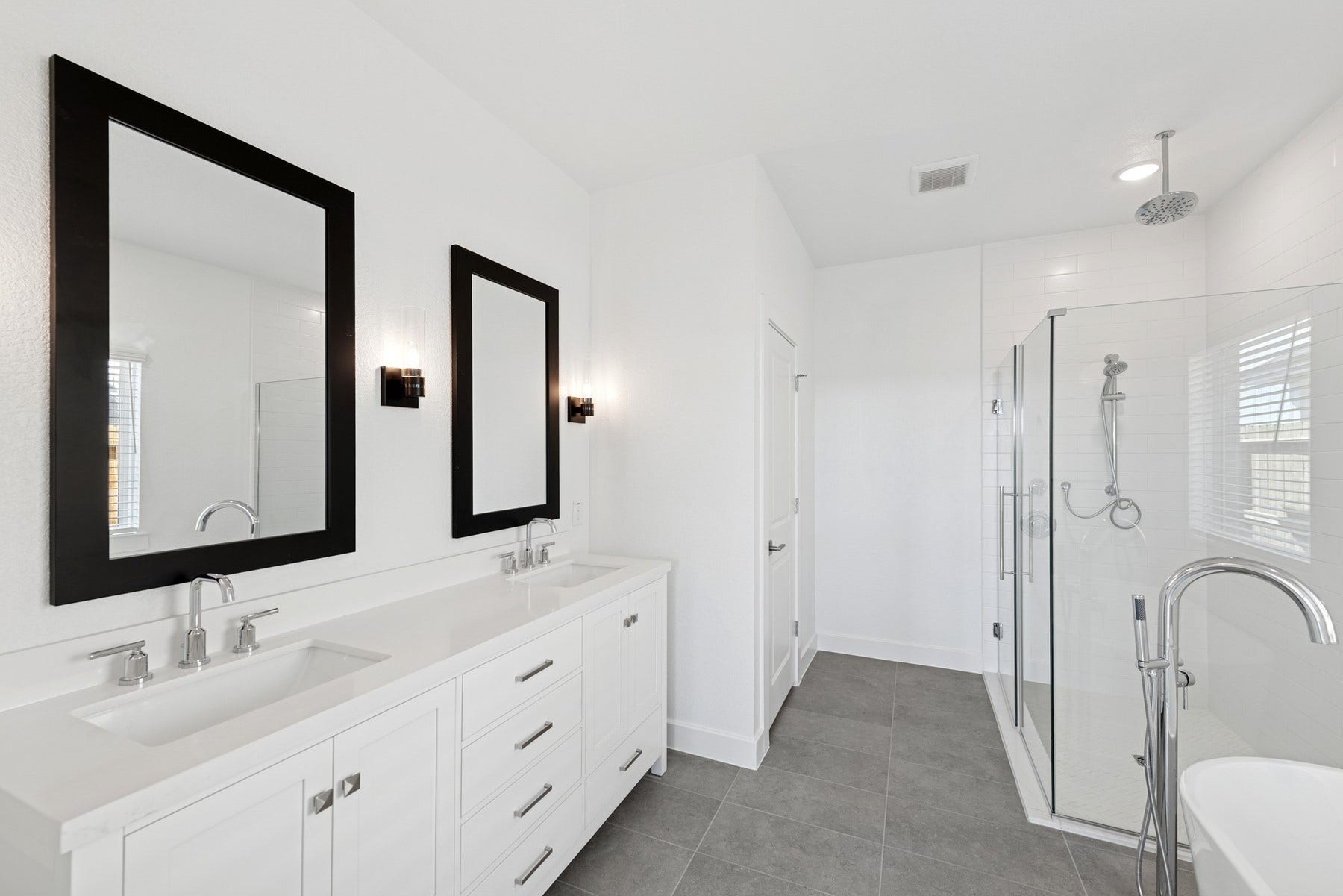 3032 Poplar Bluff Road, Magnolia, TX 77363 Spa-like primary bath (*Photo not of actual home and used for illustration purposes only.)