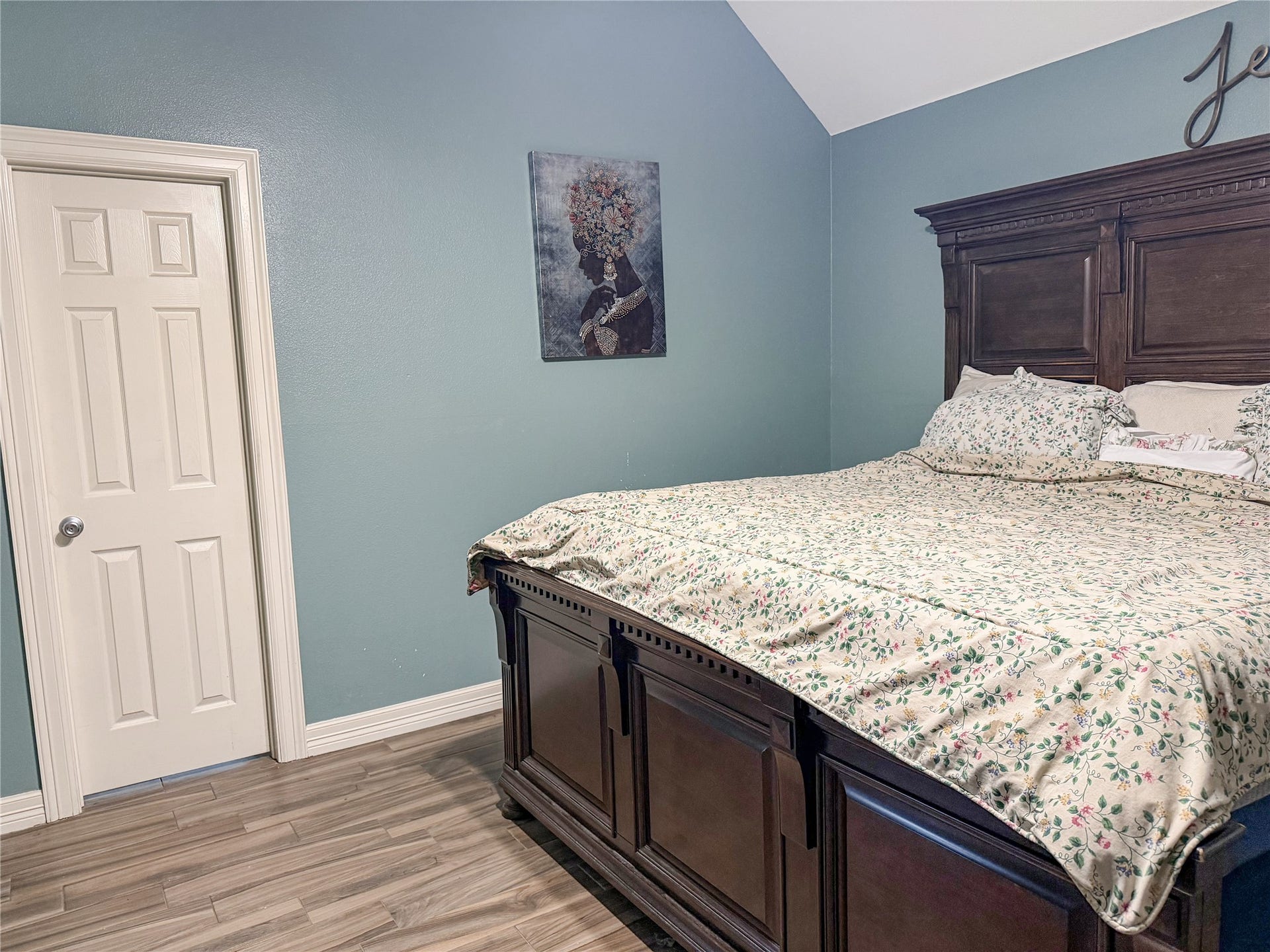 134 Dove Trail, Richwood, TX 77531 Primary bedroom featuring generous space, natural light, and a comfortable layout with convenient access to the en-suite bath.