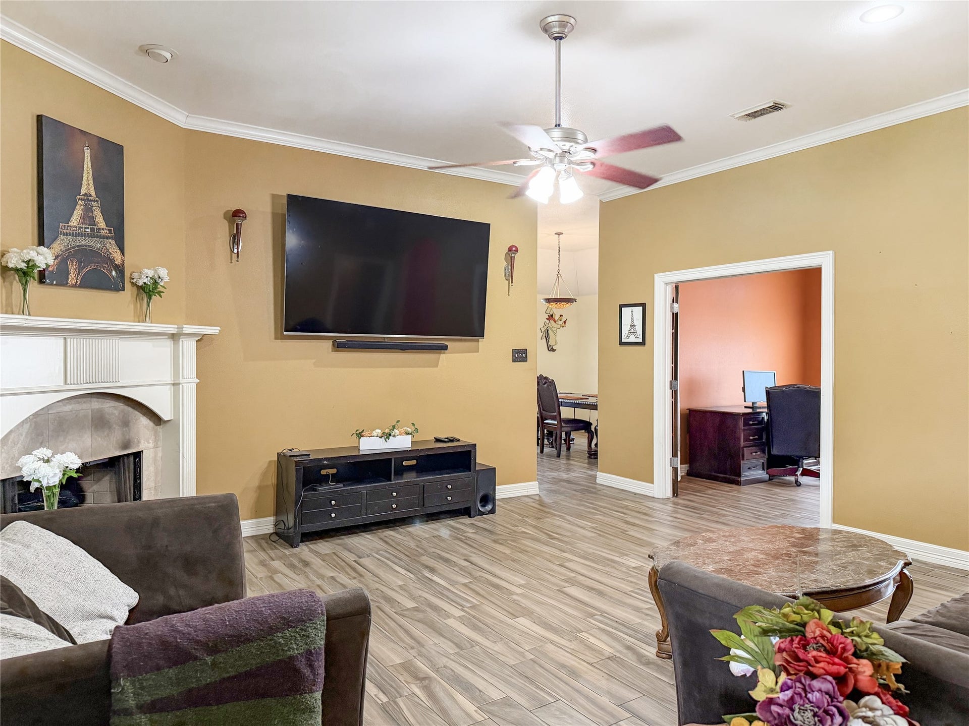 134 Dove Trail, Richwood, TX 77531 Spacious family room offering comfortable living space with an open, functional layout.