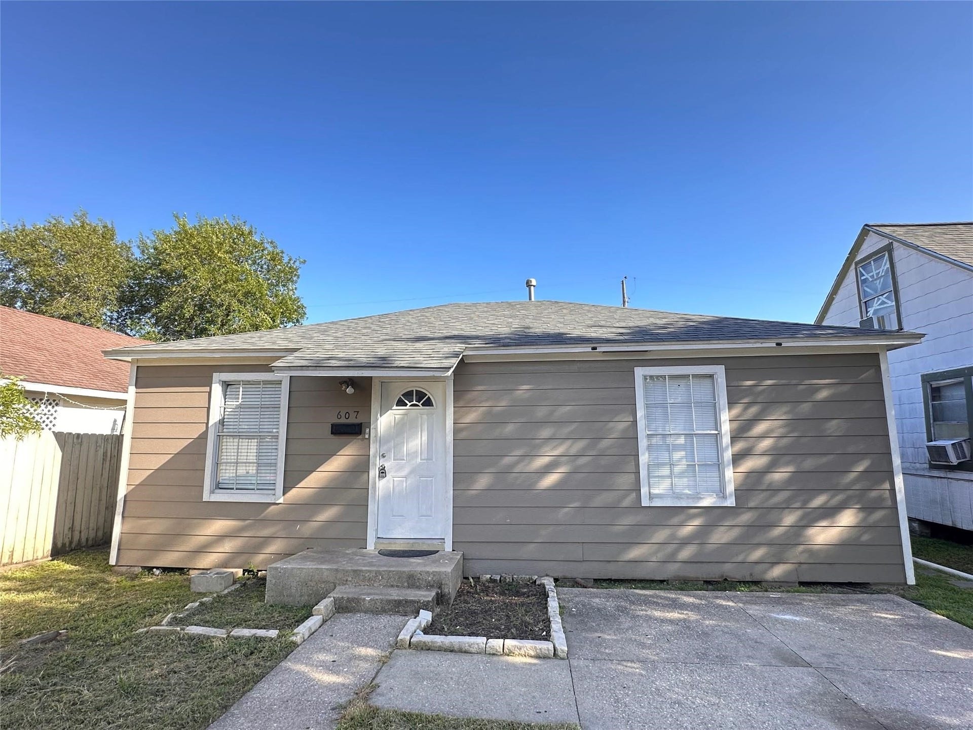 607 Bolster Street, Baytown, TX 77520 607 Bolster Street, Baytown, TX 77520