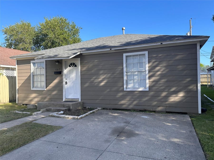 Property photo for 607 Bolster Street, Baytown, TX