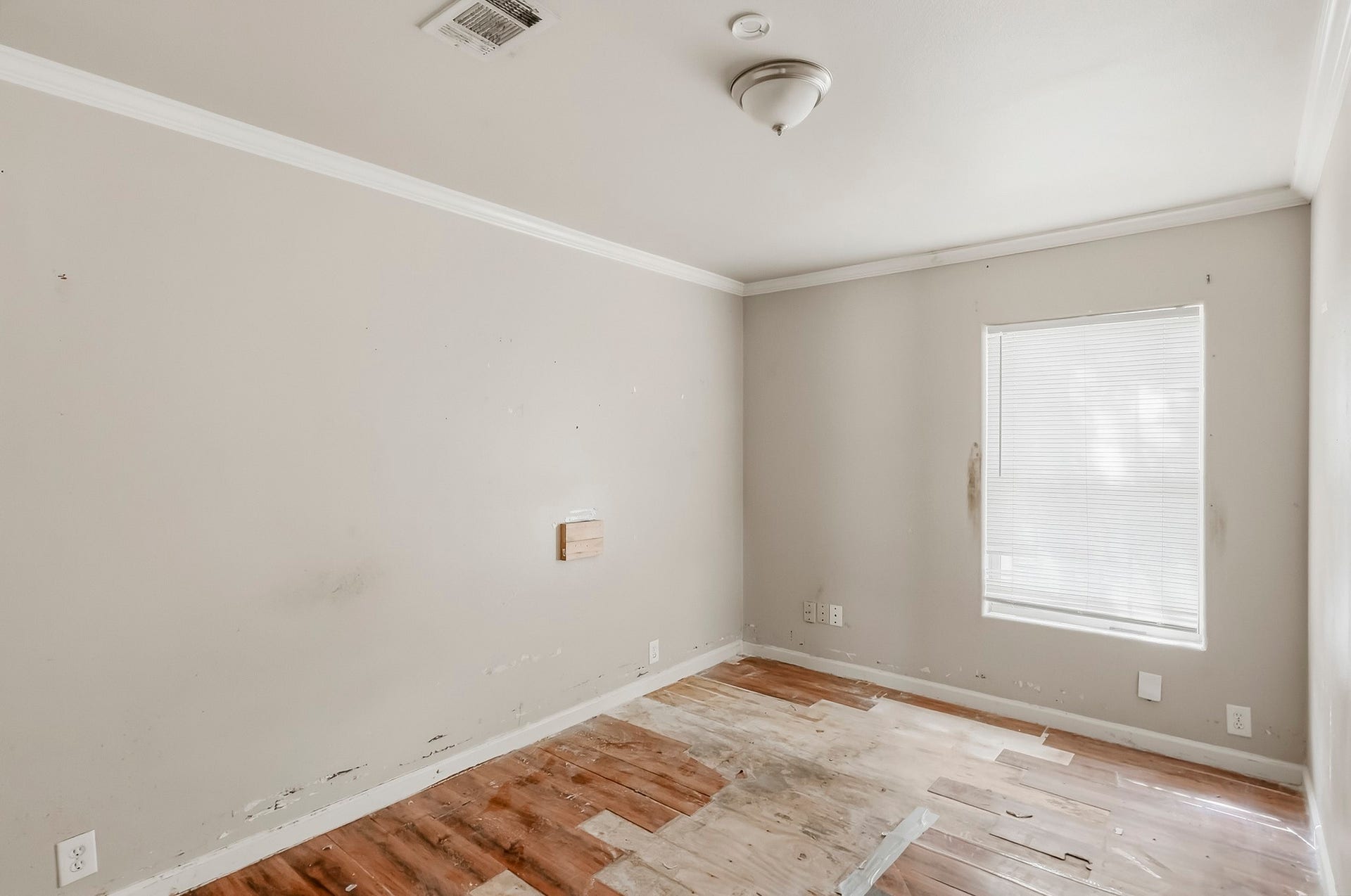 7446 Weyburn Street, Houston, TX 77028