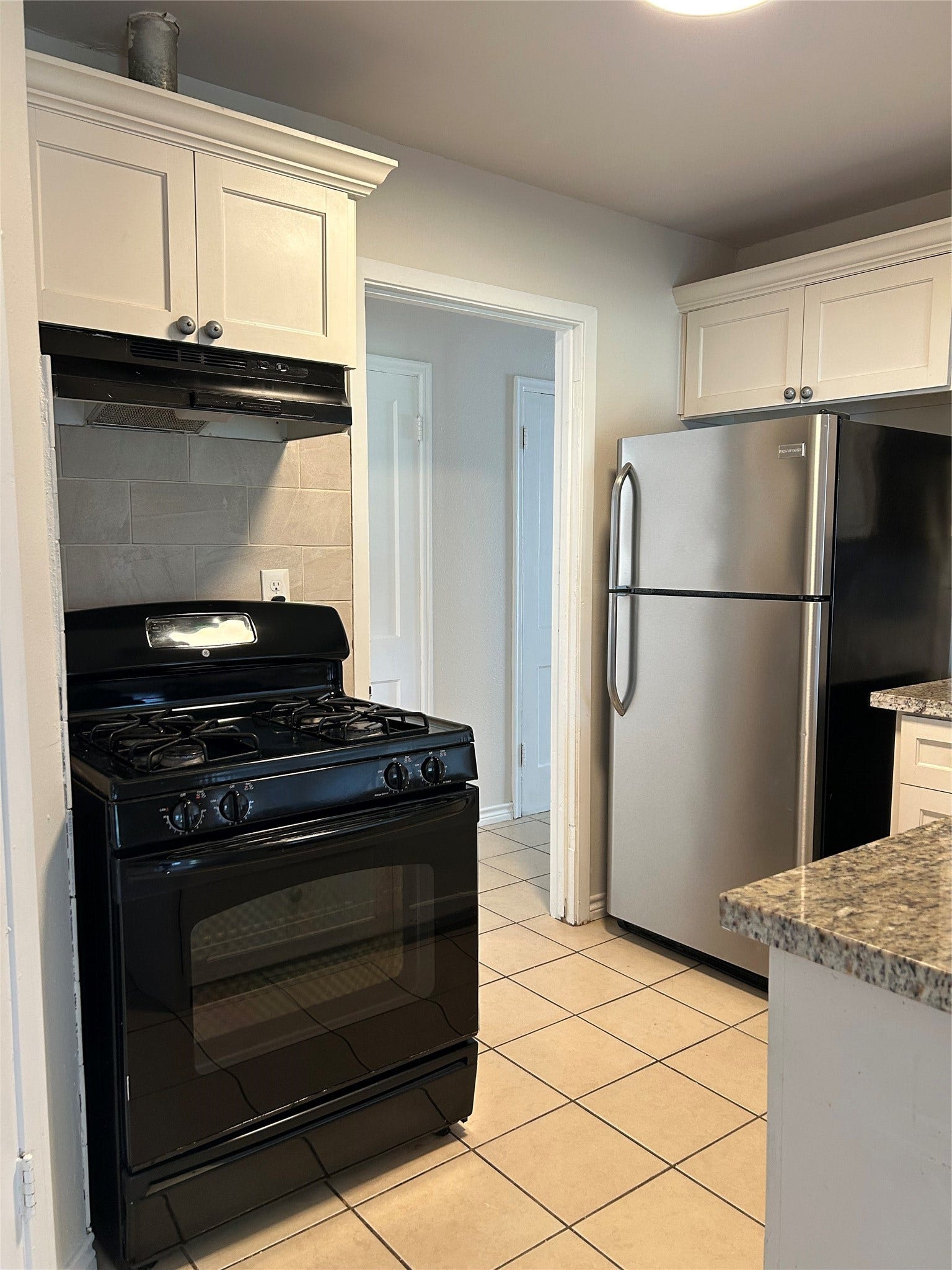 708 Zoe Street, Houston, TX 77020 Kitchen