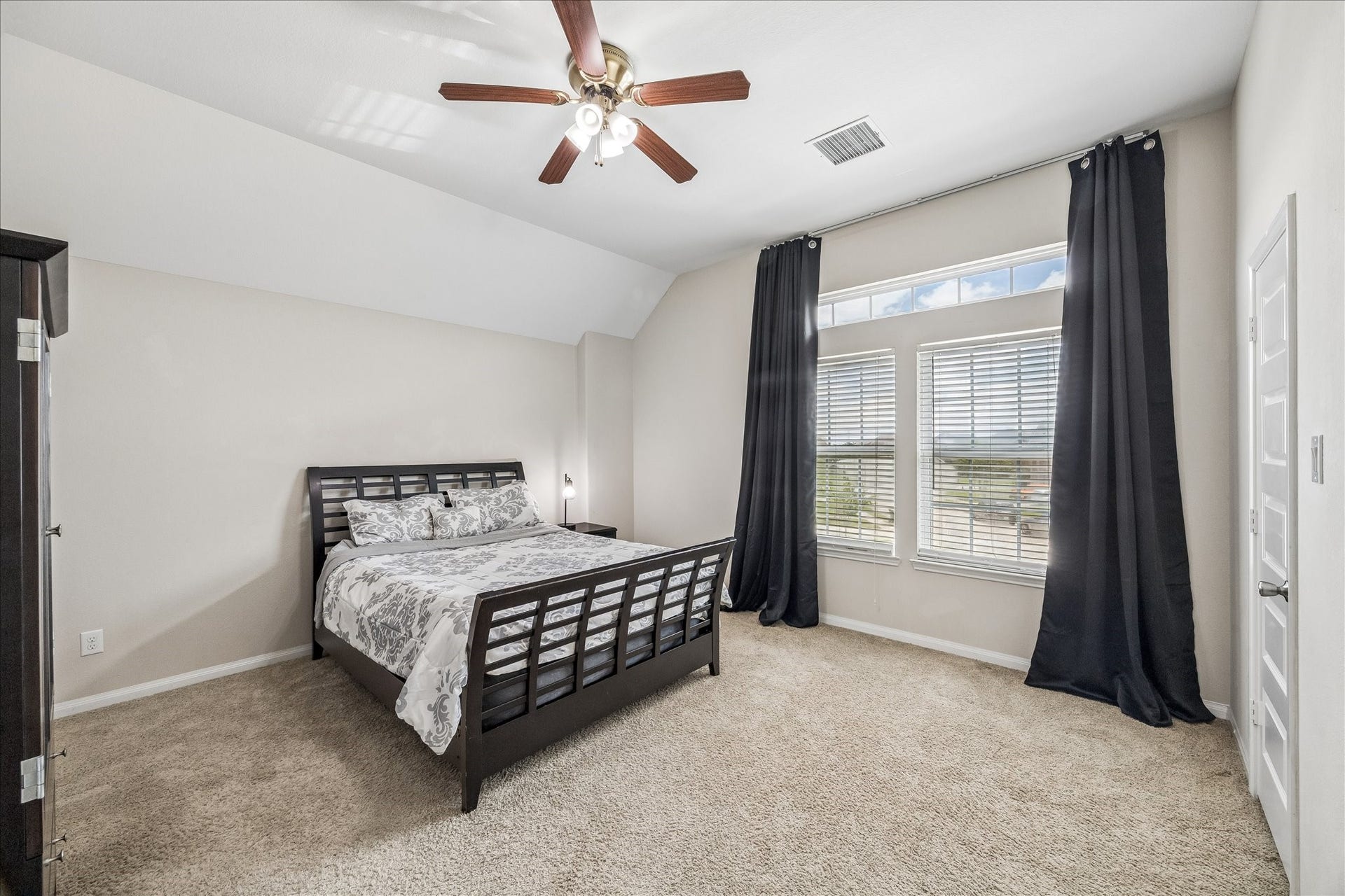 2207 Hannah Creek Court, Pearland, TX 77089 2207 Hannah Creek Court, Pearland, TX 77089