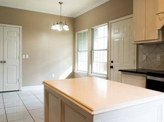 From quick breakfasts to weeknight dinners, this kitchen is ready for it all. Versatile island for whatever you need.