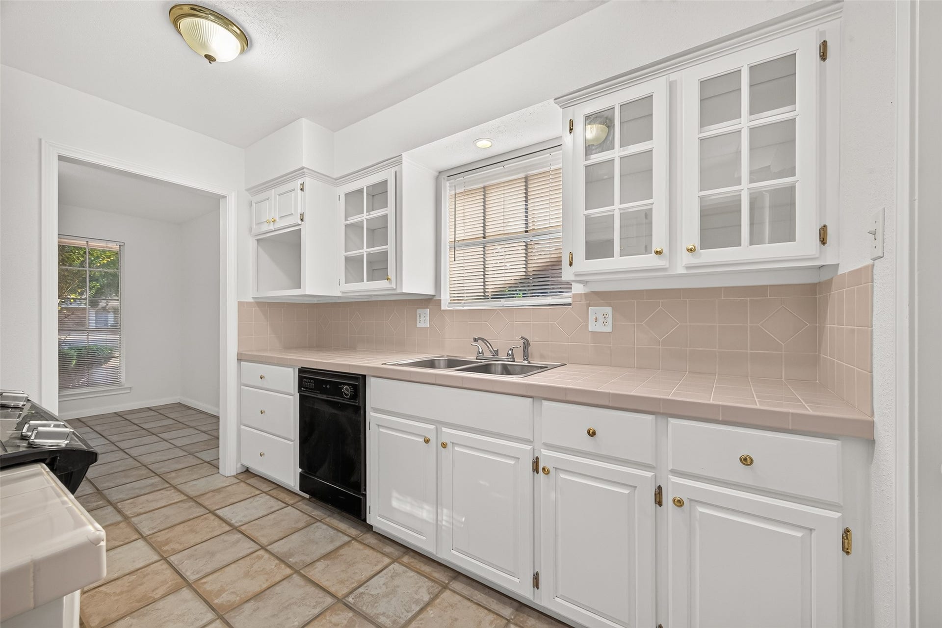 7602 Salge Drive, Houston, TX 77040 7602 Salge Drive, Houston, TX 77040