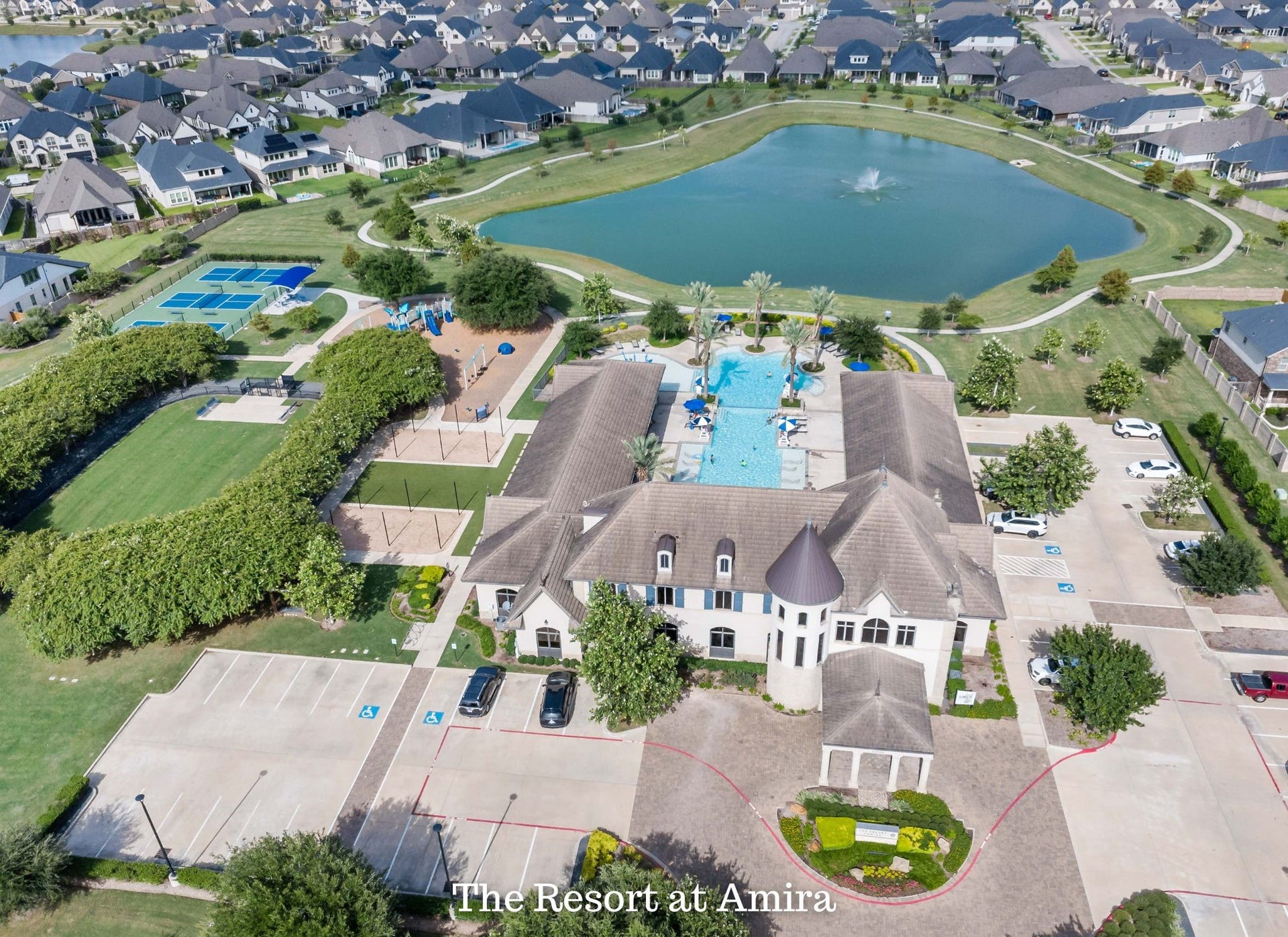 Amira Club House