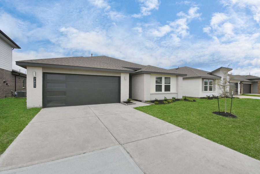 Property photo for 7803 Golden Rubia Lane, Rosharon, TX