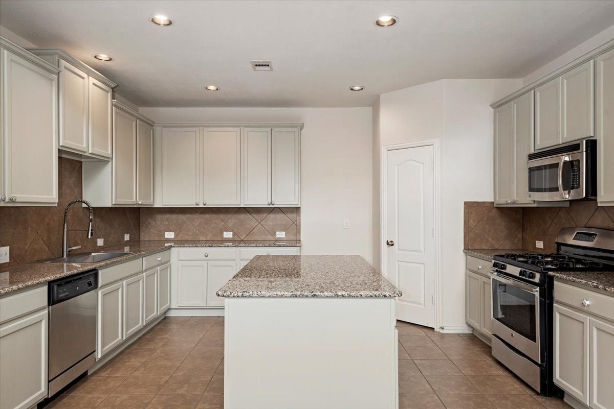 16123 Laura Beth Drive, Hockley, TX 77447 16123 Laura Beth Drive, Hockley, TX 77447