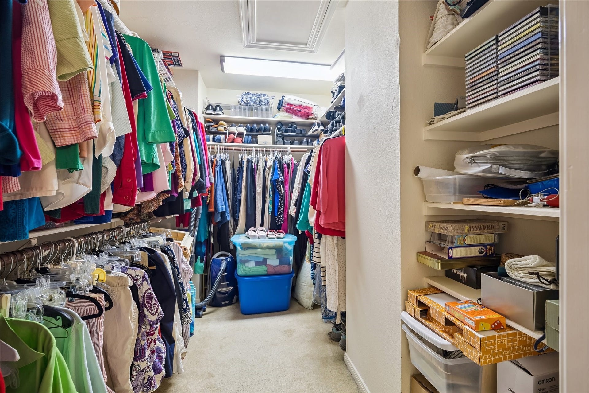 5213 Blossom Street, #A, Houston, TX 77007 Very large Walk-in Closet in the Primary Bedroom