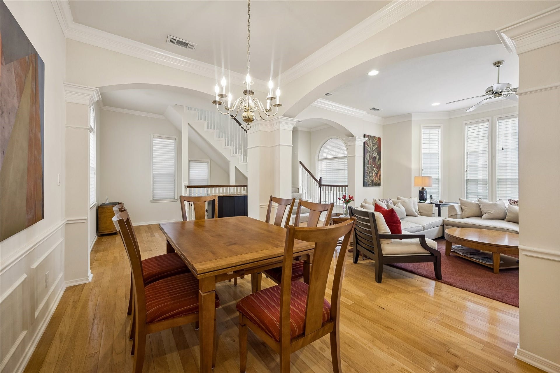 5213 Blossom Street, #A, Houston, TX 77007 Open dining room - great for entertaining family or friends. There is also a powder room nearby.