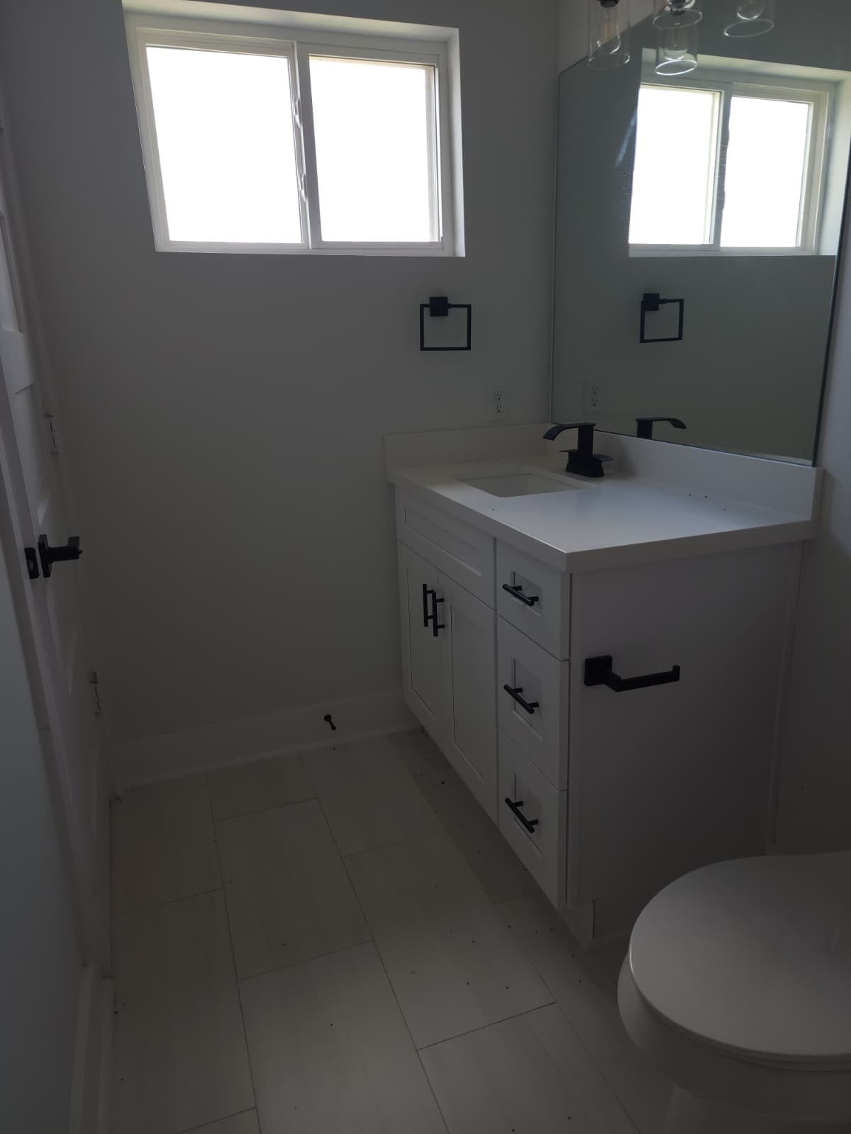 5518 Cortlandt Street, Houston, TX 77076 WECUNDARY PRIVATE BATH ROOM IN EACH BEDROOM