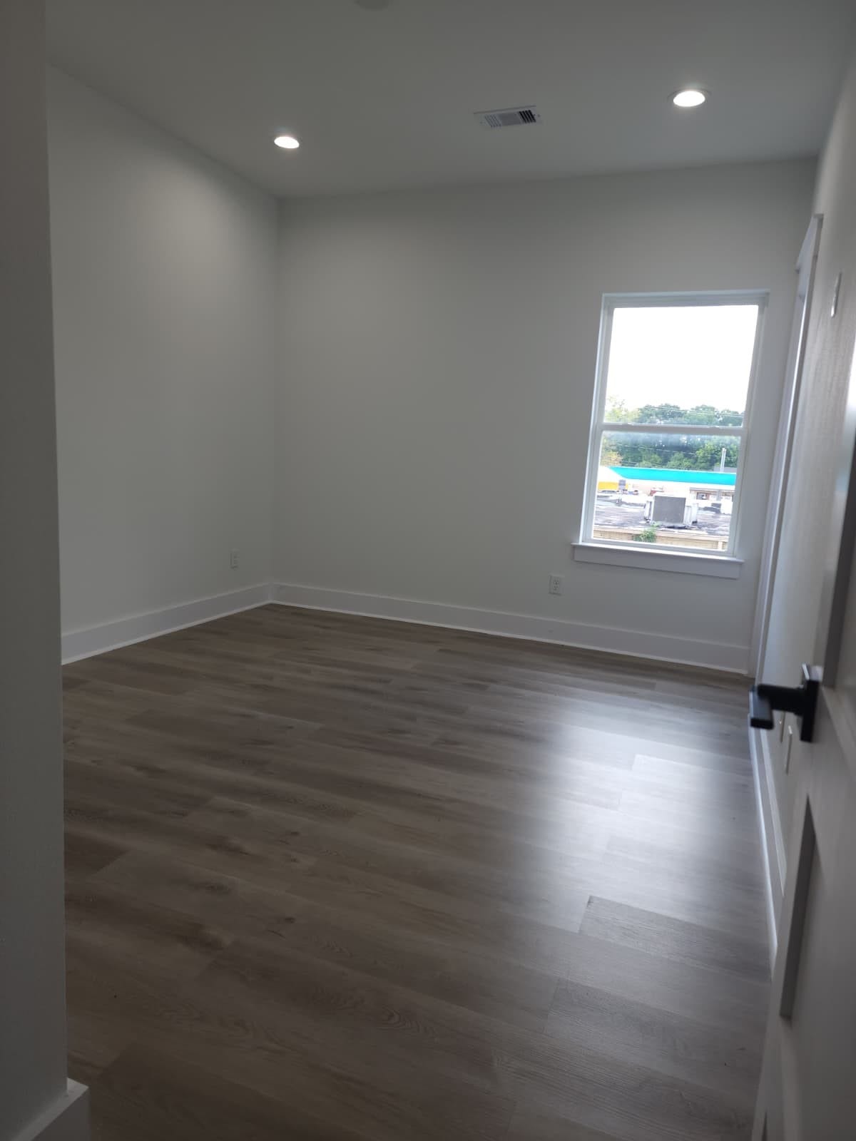 5518 Cortlandt Street, Houston, TX 77076 SPACIOUS SECUNDARY BEDRROM