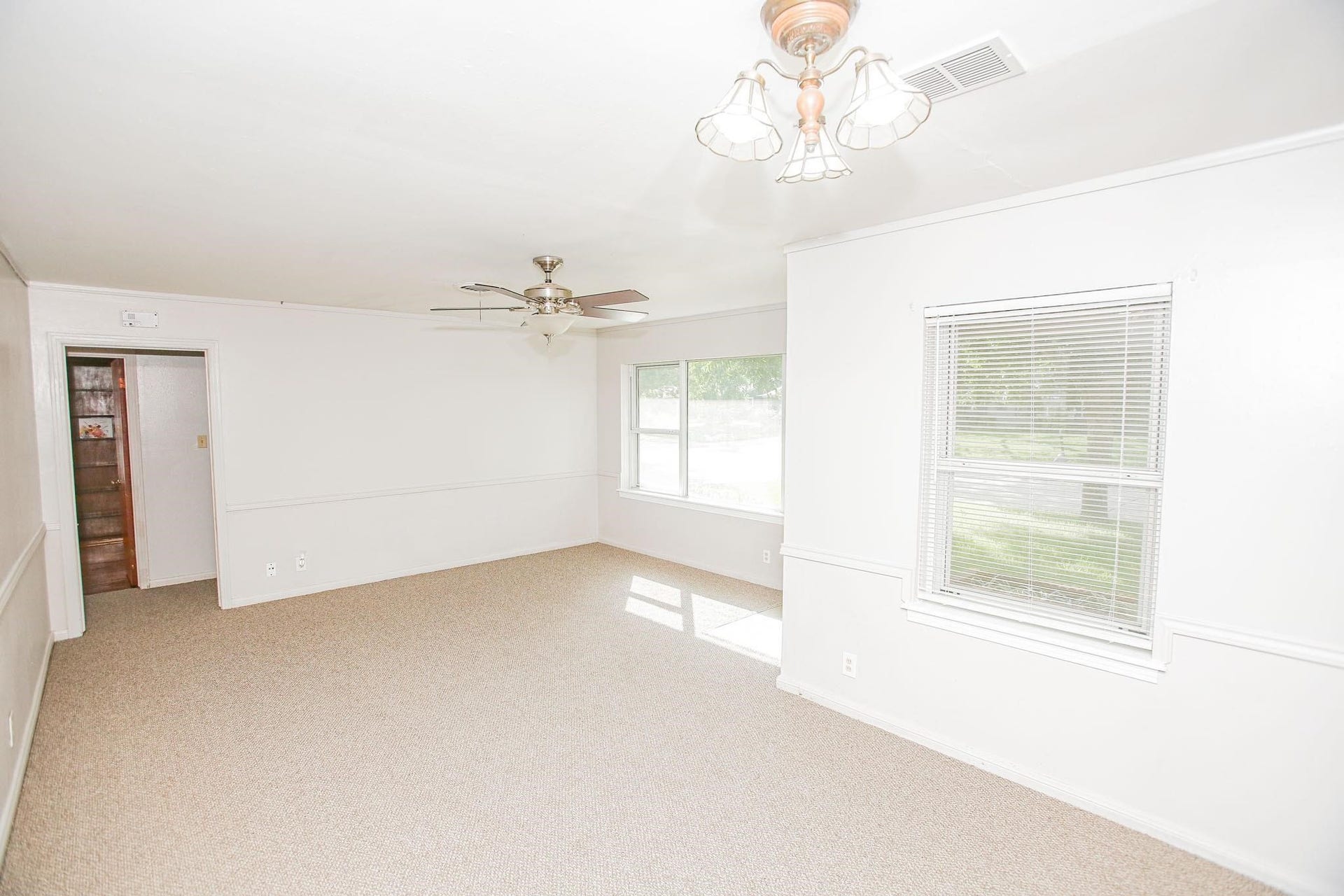 305 Wisteria Street, Lake Jackson, TX 77566 305 Wisteria Street, Lake Jackson, TX 77566