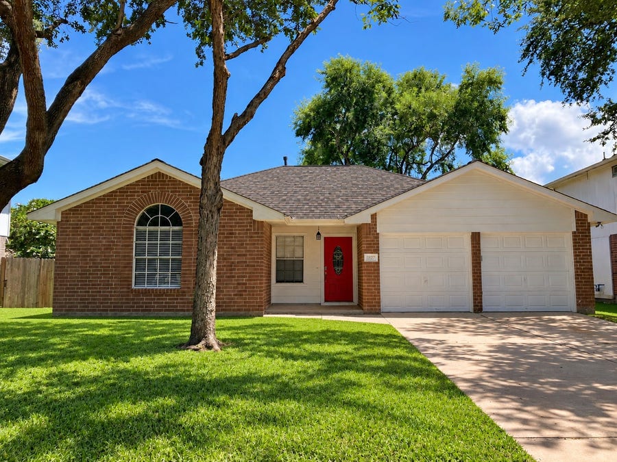 Property photo for 1827 Oak Ridge Drive, Kemah, TX