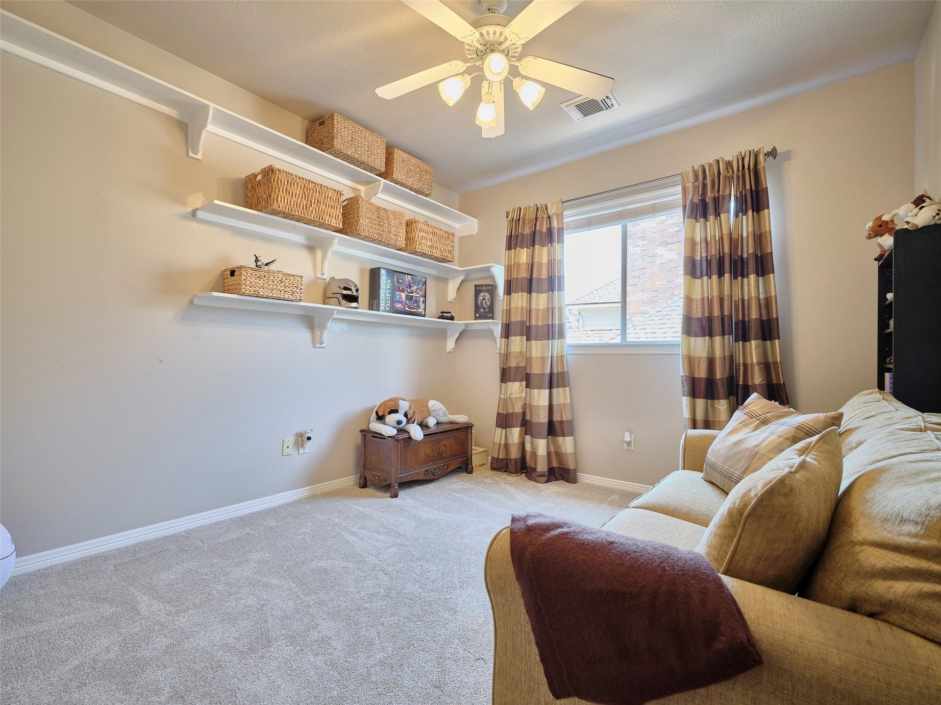 7111 Mohave Hills, Houston, TX 77069 4th upstairs bedroom/study
