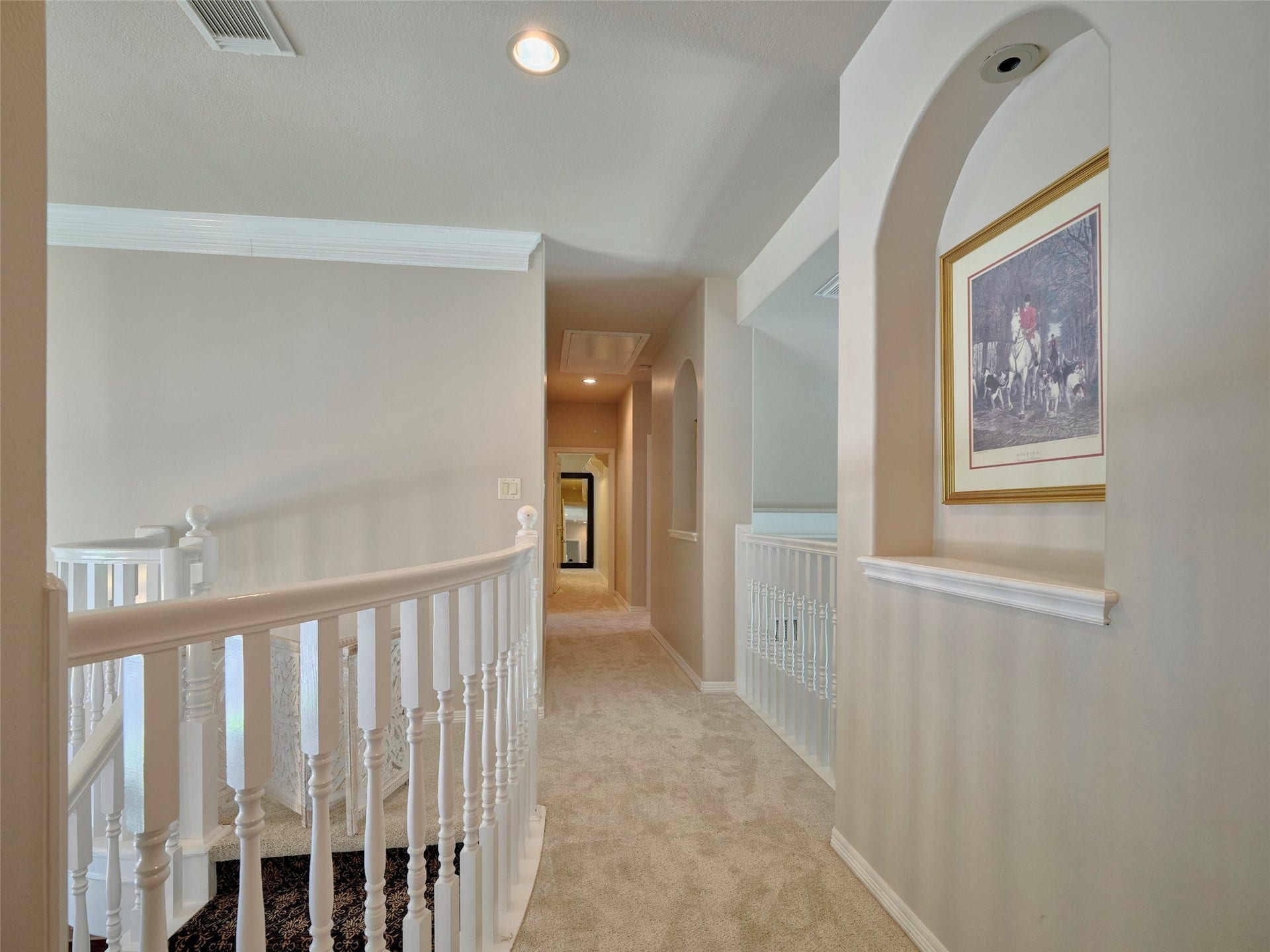 7111 Mohave Hills, Houston, TX 77069 Dramatic balcony overlooking formal entry.