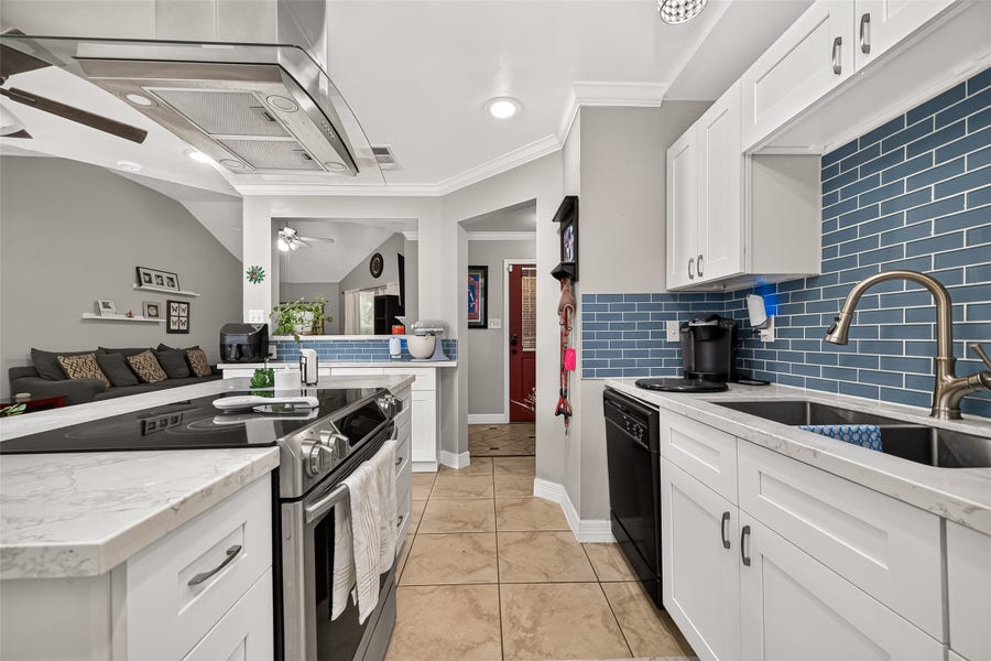 Property photo for 17519 Davenway Drive, Houston, TX