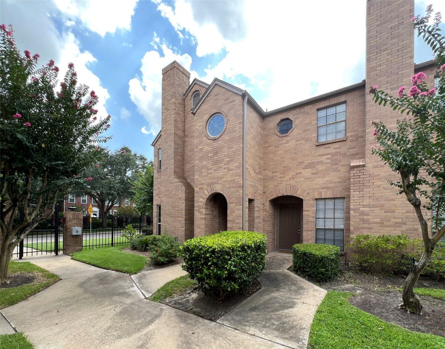 Property photo for 3300 Bellefontaine Street, #2, Houston, TX