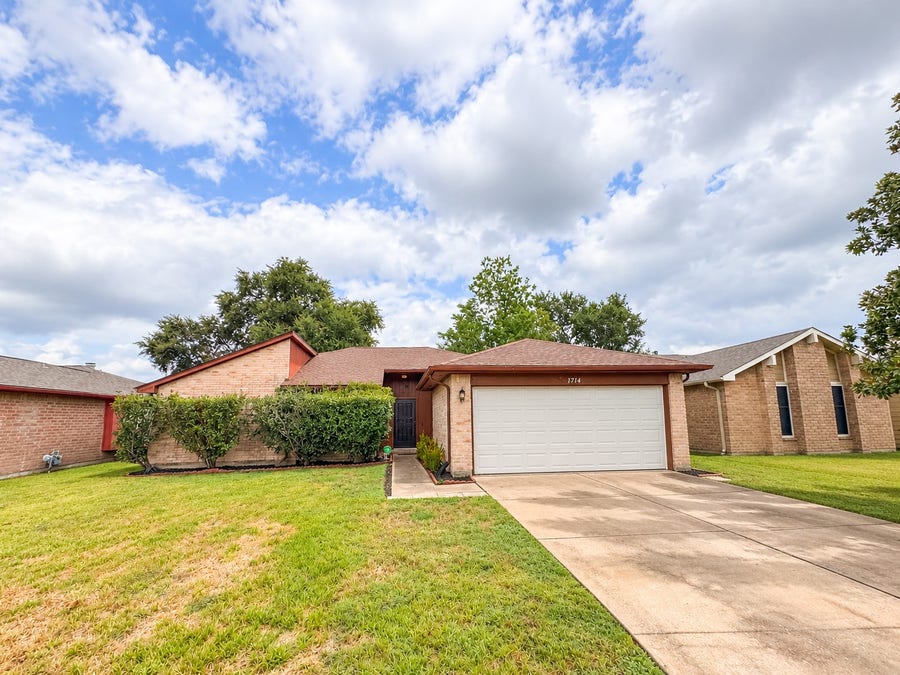 Property photo for 1714 Grand Park Drive, Missouri City, TX