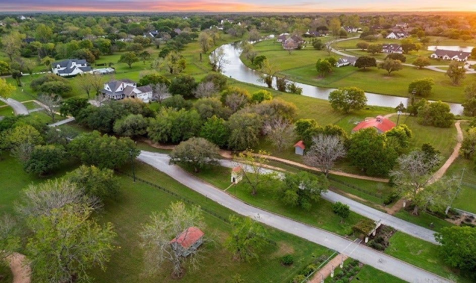 5519 Fulbrook Road, Fulshear, TX 77441 5519 Fulbrook Road, Fulshear, TX 77441