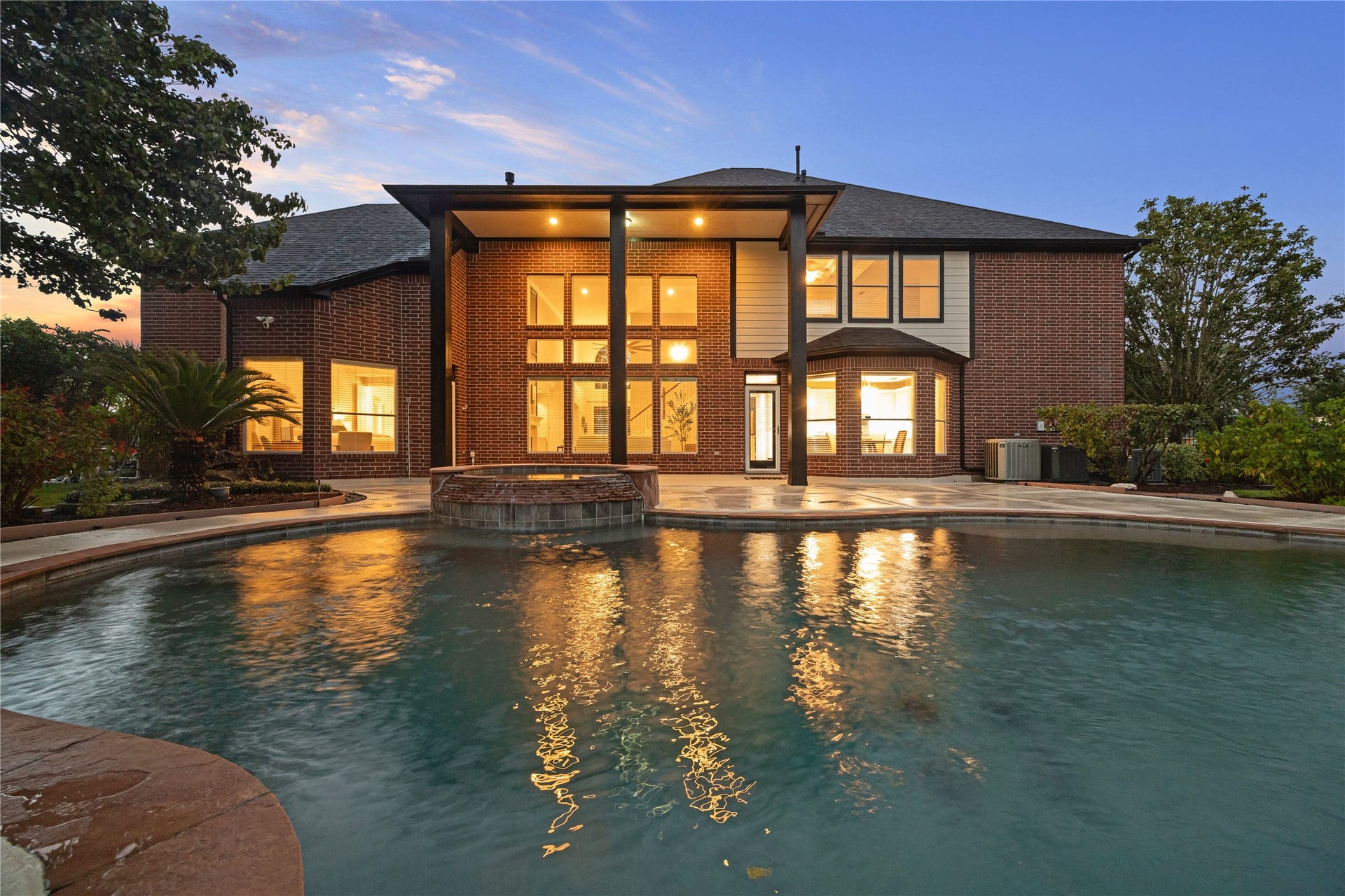 8826 Crown Jewel Drive, Richmond, TX 77469 Welcome to 8826 Crown Jewel Drive, where classic brick elegance meets expansive green lawns, offering a perfect blend of luxury and comfort in a serene setting.