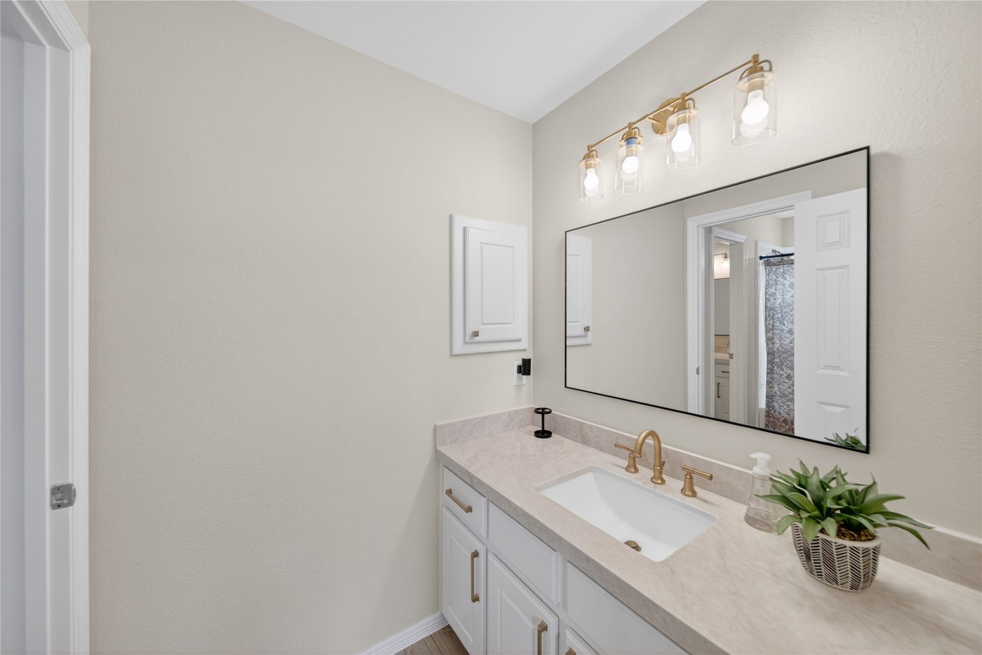 8826 Crown Jewel Drive, Richmond, TX 77469 Each full bathroom has a storage vanity with ample room for tucking away extra self-care items and household essentials.