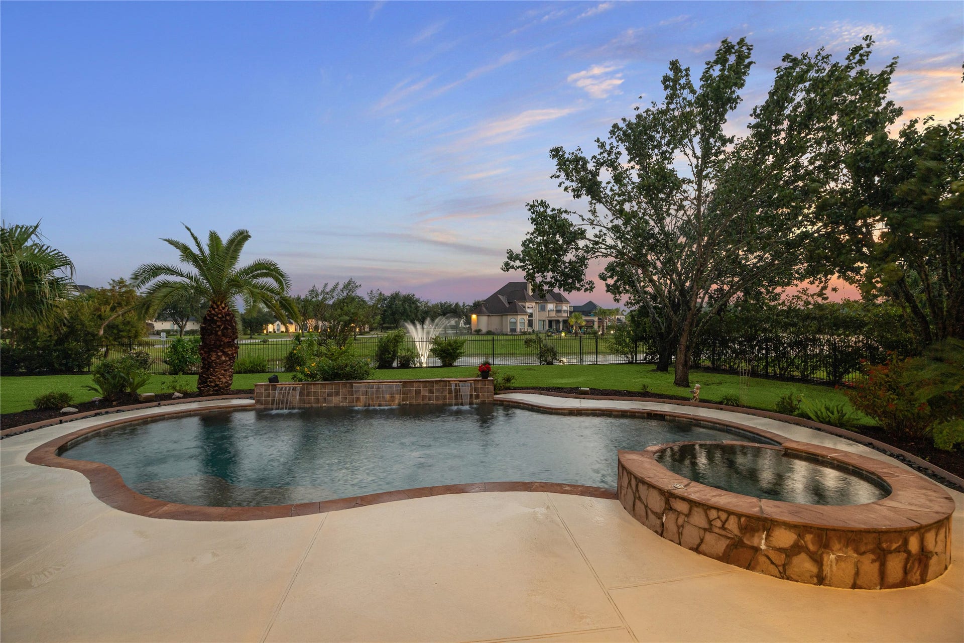 8826 Crown Jewel Drive, Richmond, TX 77469 During the day, lounge by the pool with a new best-selling book or relax in the spa. Either way, take some me-time and pamper yourself!