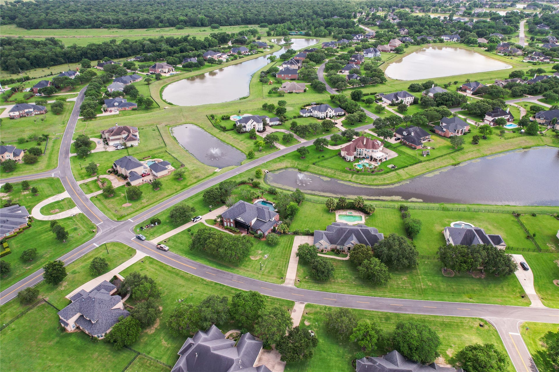 8826 Crown Jewel Drive, Richmond, TX 77469 Nestled among picturesque small lakes and ponds, this area offers serene water views and a peaceful ambiance, perfect for a tranquil lifestyle.