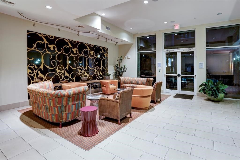 300 St Joseph Parkway, #212, Houston, TX 77002 Sitting area of the Residents' Lounge