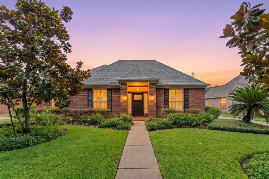 Property photo for 1703 S Medio River Circle, Sugar Land, TX