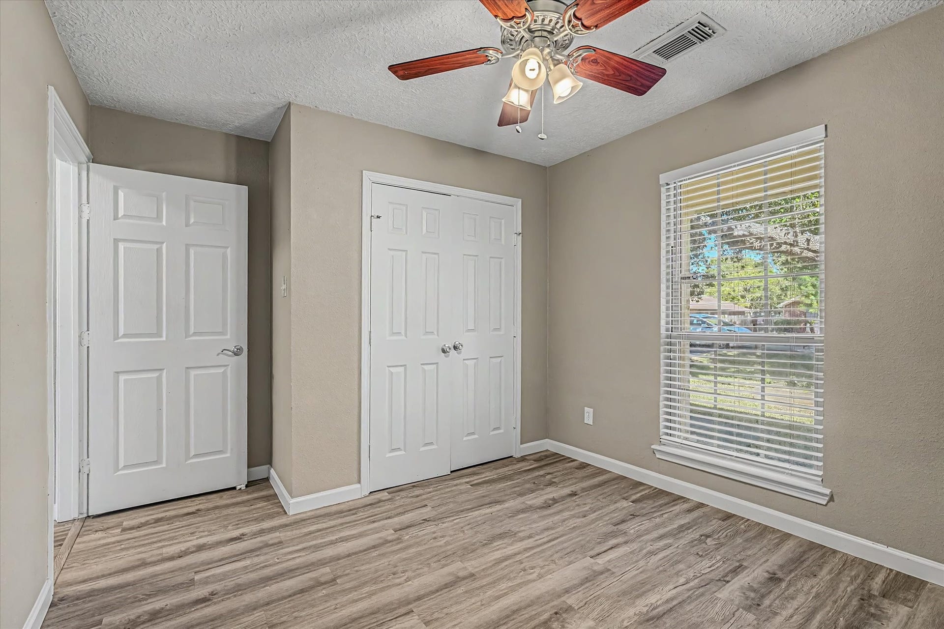 3084 County Road 855b Road, Alvin, TX 77511