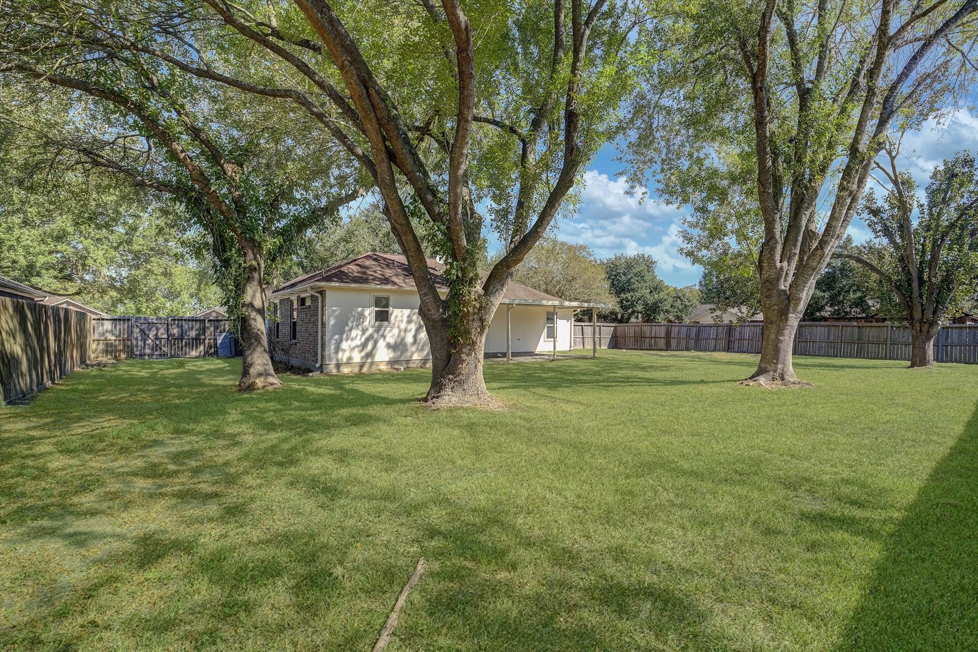3084 County Road 855b Road, Alvin, TX 77511