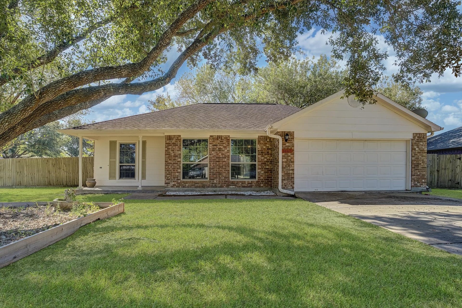 3084 County Road 855b Road, Alvin, TX 77511