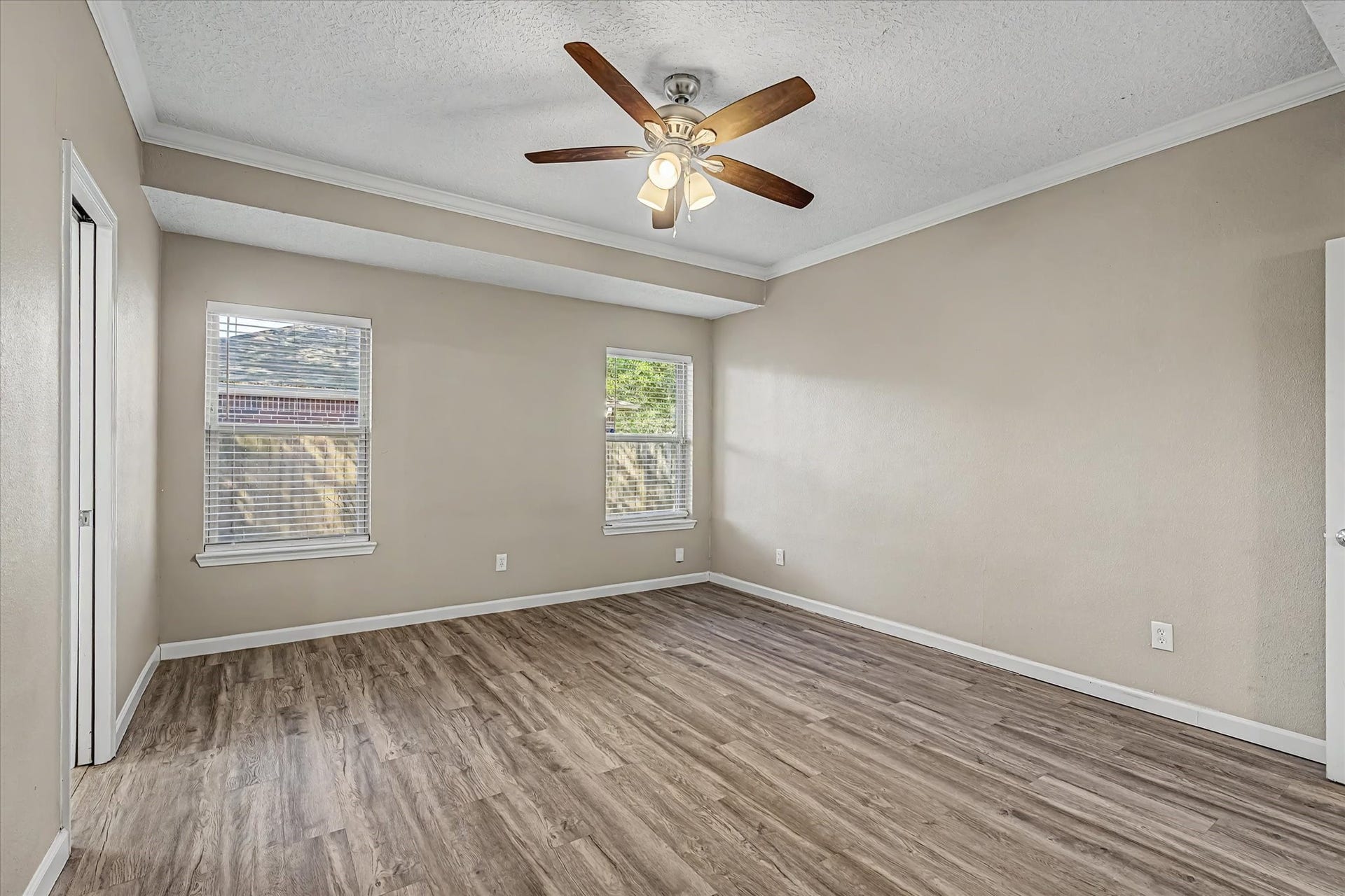 3084 County Road 855b Road, Alvin, TX 77511