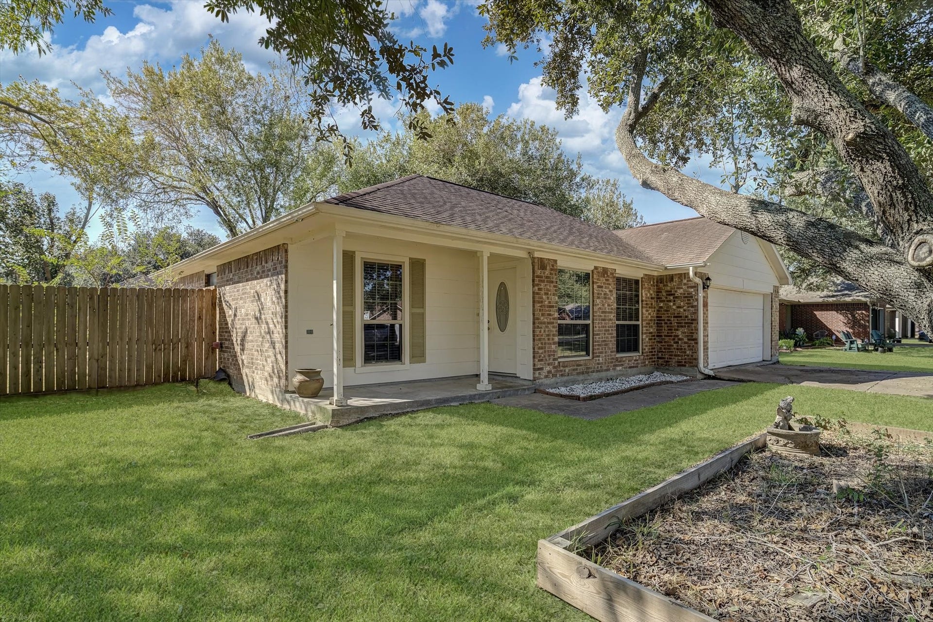3084 County Road 855b Road, Alvin, TX 77511