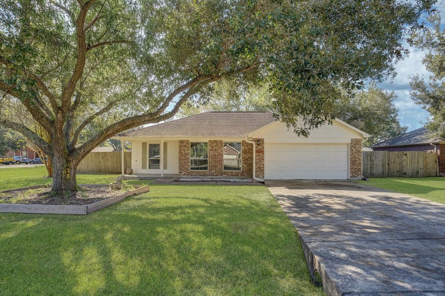 Property photo for 3084 County Road 855b Road, Alvin, TX