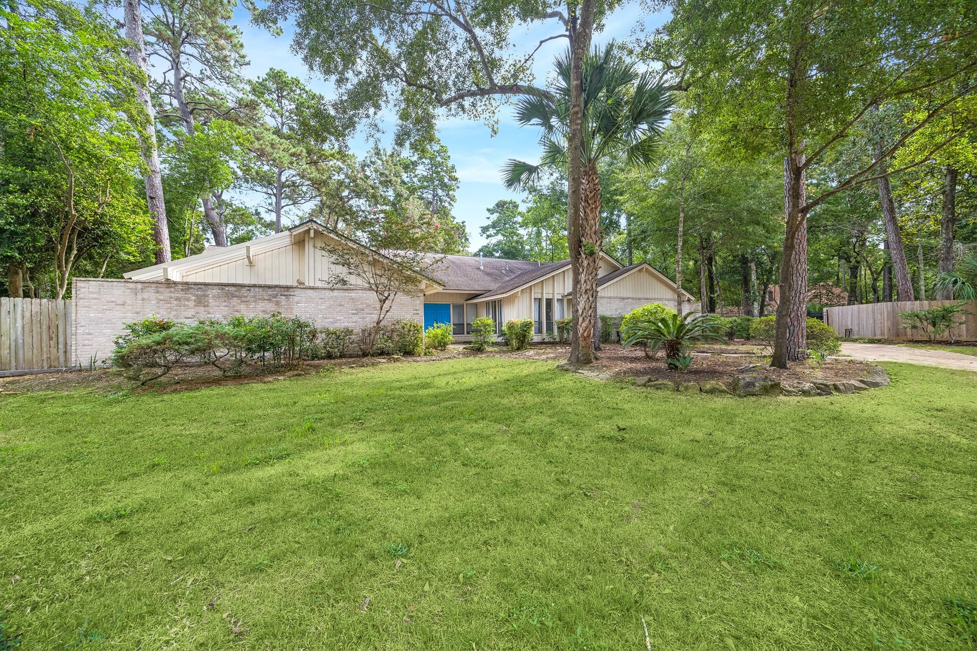 2310 Mill Lake Drive, Kingwood, TX 77339 2310 Mill Lake Drive, Kingwood, TX 77339