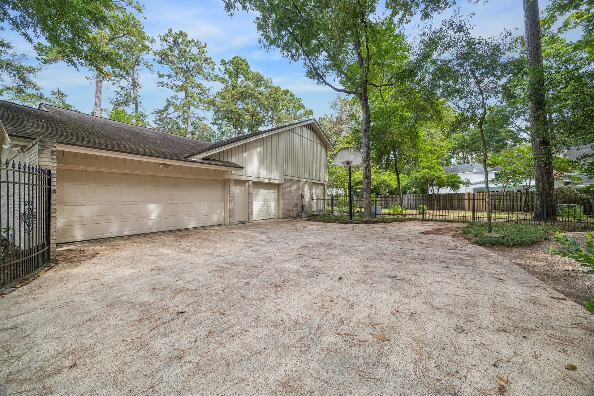 2310 Mill Lake Drive, Kingwood, TX 77339 2310 Mill Lake Drive, Kingwood, TX 77339