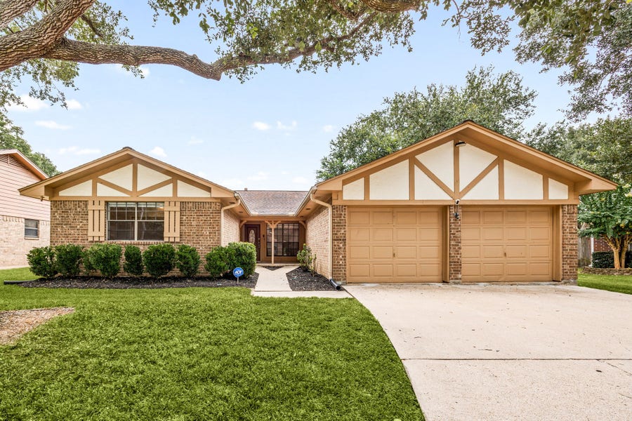 Property photo for 2019 Franklin Circle, Rosenberg, TX