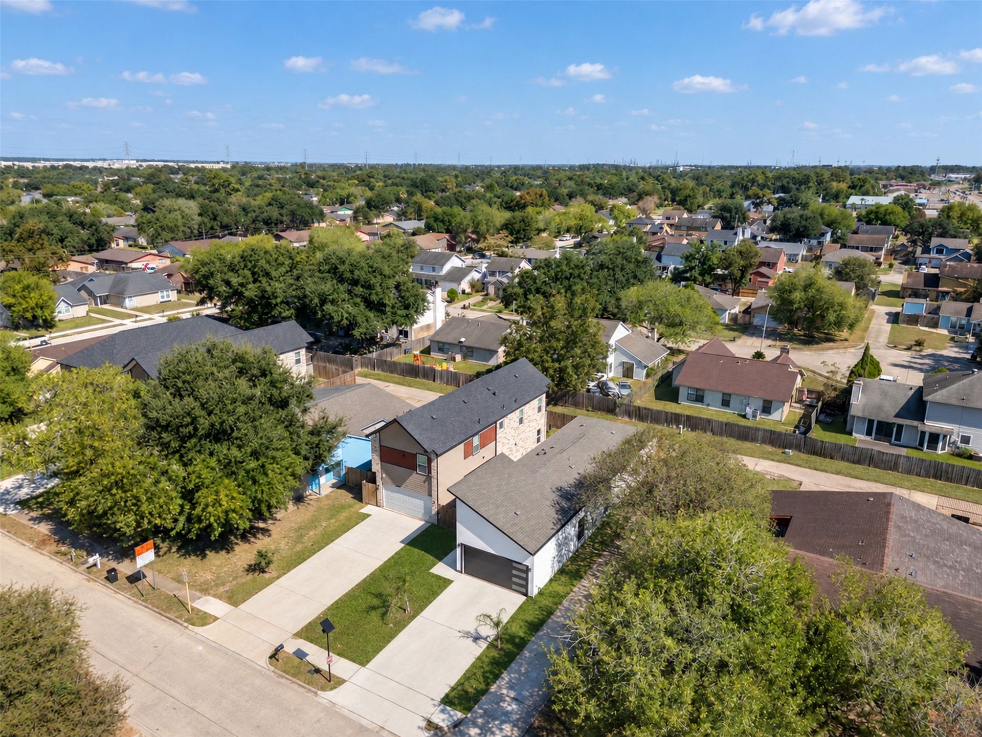 5606 HOLLOW PINES, Houston, TX 77049