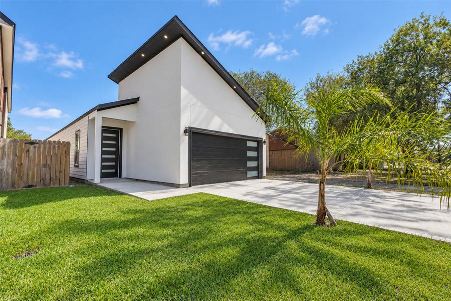 Property photo for 5606 HOLLOW PINES, Houston, TX