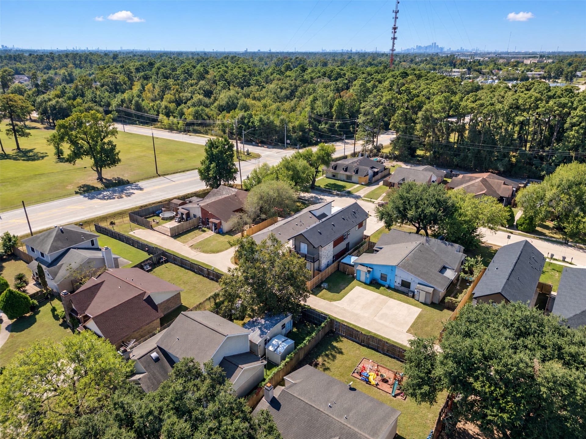 5606 HOLLOW PINES, Houston, TX 77049