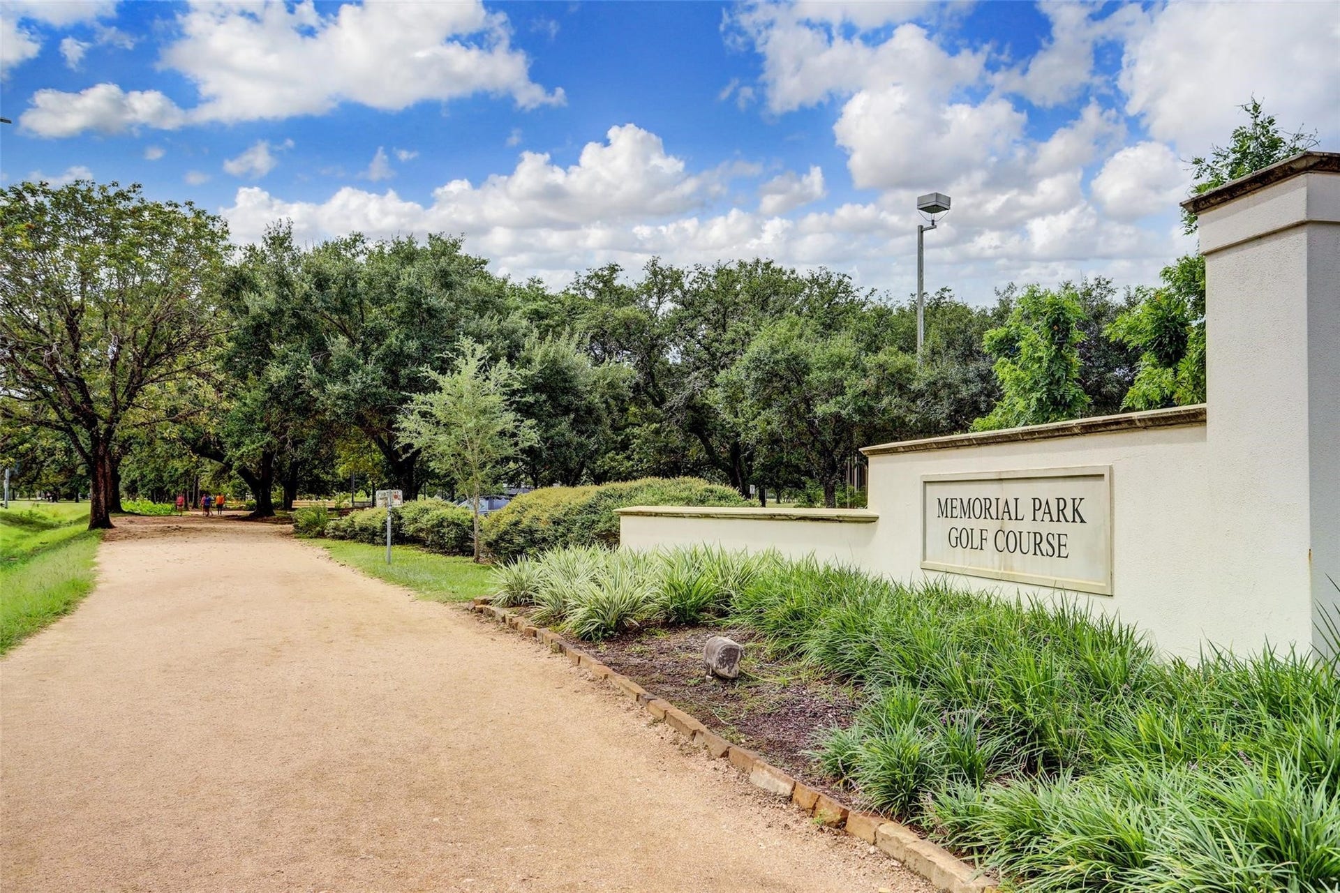 Enjoy nearby Memorial Park with golf, trails, and recreation.