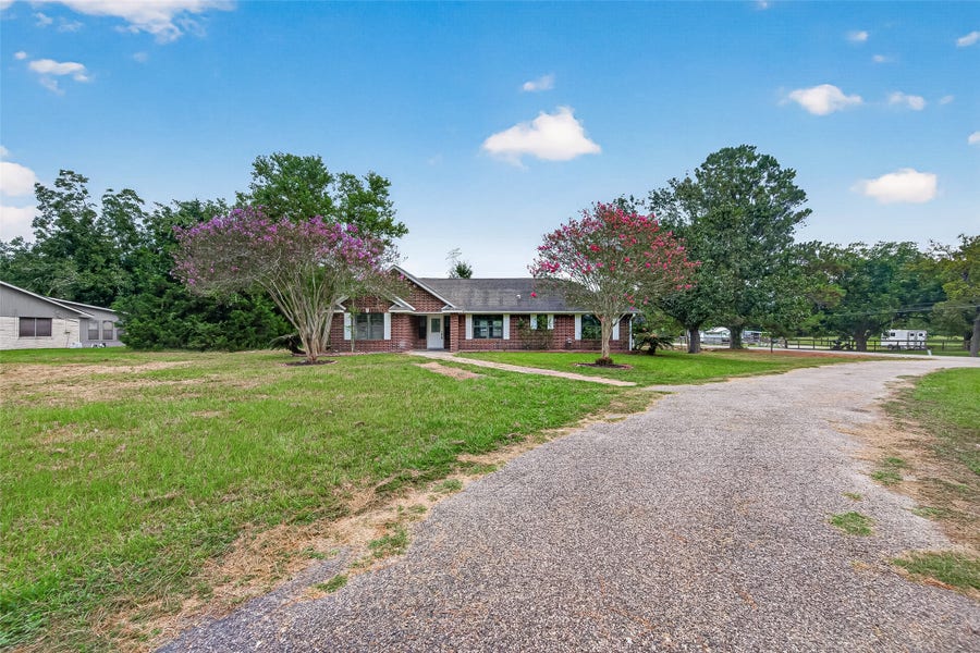 Property photo for 1643 County Road 540, Alvin, TX